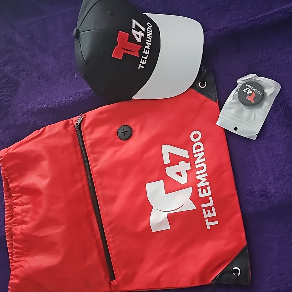 TELEMUNDO BUNDLE - Picture 2 of 6